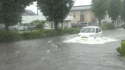 関東でゲリラ雷雨　一時レベル4大雨危険警報も　各地で道路冠水　マンホールから水噴き出す　帰宅時も激しい雷雨に注意
