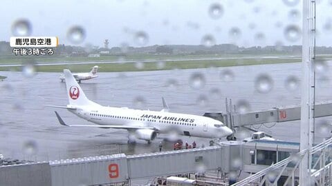 JALは5日の鹿児島・奄美発着便中心に40便など計1264人に影響か　ANAは今後の気象条件により遅延や欠航も　台風24号など影響