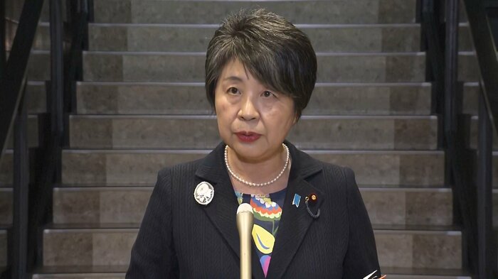 政治家としての基本姿勢は「腰のすわった政治をめざす」「難問から、逃げない」「政治変革の渦へ飛び込む」