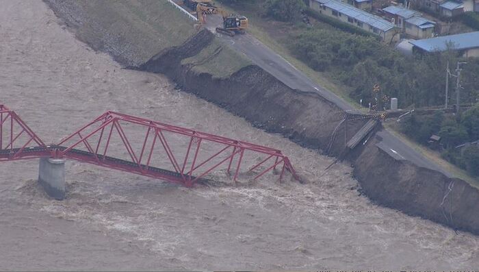 台風19号災害で「赤い鉄橋」崩落(2019年10月)
