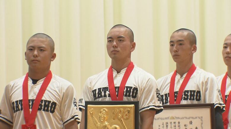 【高校野球】「日本一を成し遂げる夏に」　2年連続出場「松商学園」ナインが甲子園へ出発　全校生徒が壮行会でエール　8月1日に組み合わせ抽選会、5日開幕｜FNNプライムオンライン