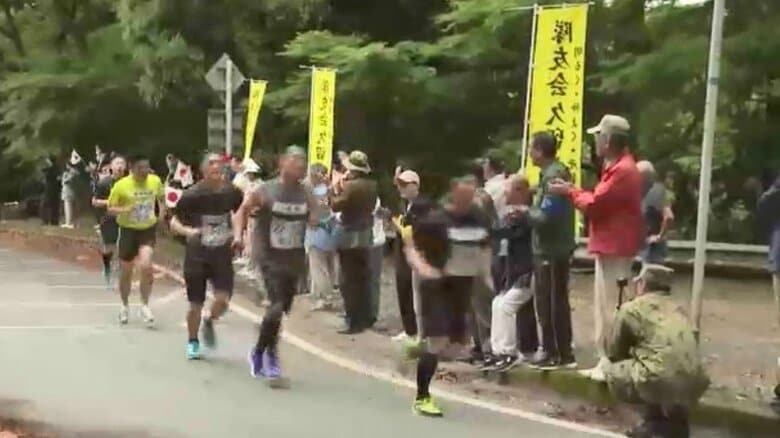 標高差150メートル以上　陸自幹部候補生が伝統の「高良山登山走」　261人が山道を走り抜ける　福岡・久留米市｜FNNプライムオンライン