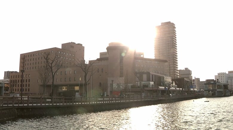 秋田市の千秋公園近くにある「秋田キャッスルホテル」