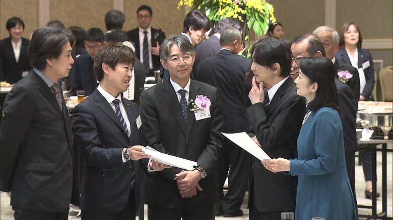 受賞したセイコーエプソンの関係者と懇談