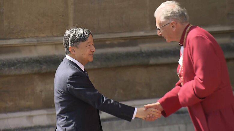 6月27日、ウィンザー城の聖ジョージ礼拝堂を訪問された陛下。エリザベス女王とフィリップ殿下の墓を私的に拝礼された。