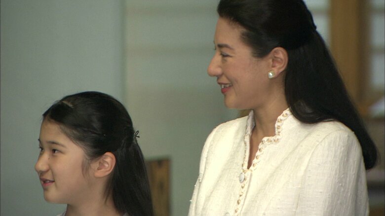 皇太子さまを出迎える雅子さまと愛子さま