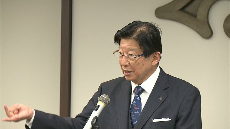 新入職員に訓示する川勝知事（4月1日）