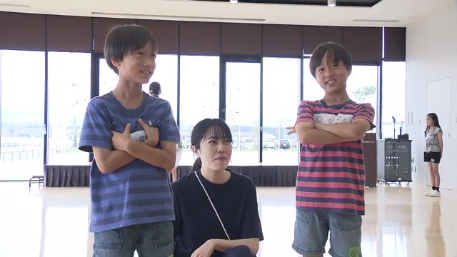 結音くんと奏音くんの決めポーズ