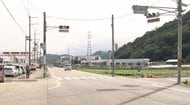 和歌山の県道で交通事故　大型バイクの２０代男性死亡　交差点でバイクに衝突し転倒後、軽自動車に衝突