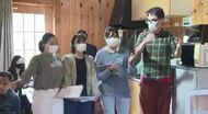 高校生が長野で“ホームステイ”体験 コロナで海外研修中止…英語づけの3日間「成長できた」一緒に料理も