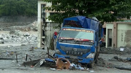 ネパール大規模土石流　死者1000人超に　日本人家族5人含む4400人超がいまだ安否不明　発生から1週間も救助難航
