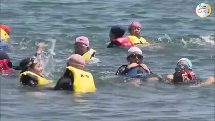 待ちに待った海開き！津田の松原海水浴場で児童が海に向かってダッシュ！初泳ぎを楽しむ【香川・さぬき市】