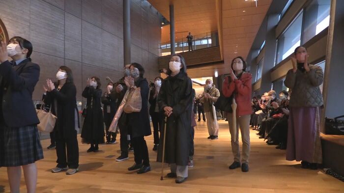 来館者もサクソフォンの音色に酔いしれた