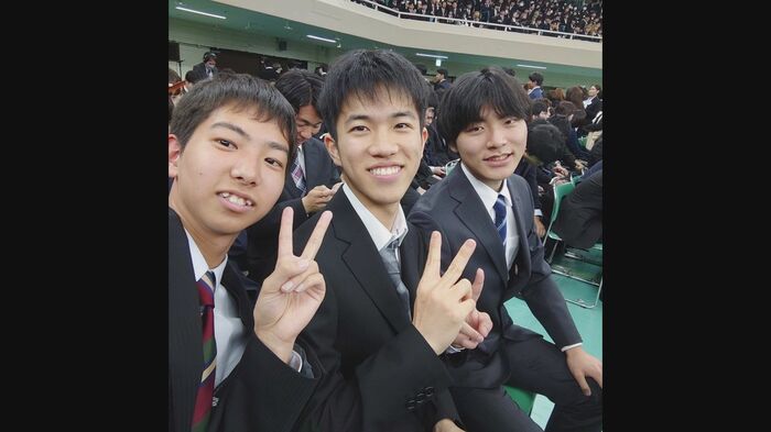 山崎さんの入学式(提供写真)