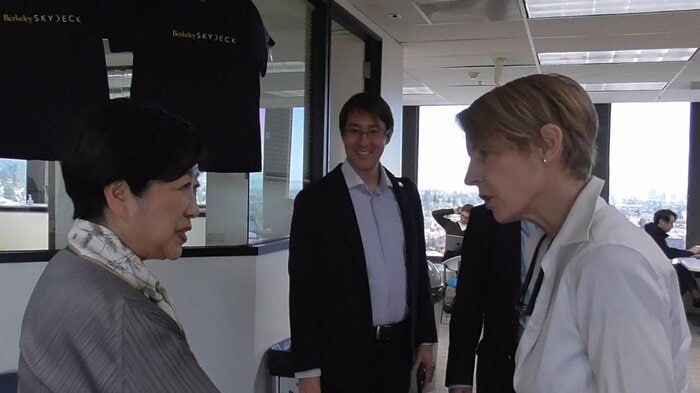 「Berkeley SkyDeck」エグゼクティブディレクター キャロライン・ウィネット氏と小池知事