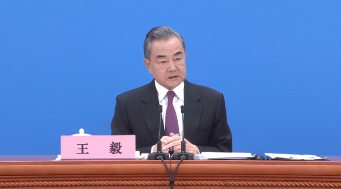 王毅国務委員兼外相は「必要な時に、国際社会と共に仲介する」と述べた