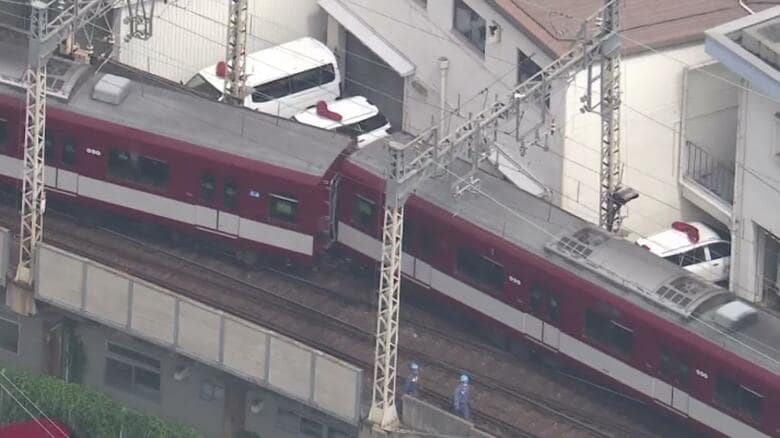 【速報】近鉄京都駅構内で普通列車が脱線　乗客にケガなし　運転再開には相当時分かかる見込み　京都～上鳥羽口間は運転見合わせ　ＪＲ線などで振り替え輸送実施｜FNNプライムオンライン