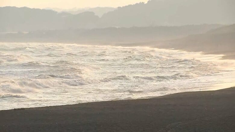 中1の女子生徒（12）が溺れ意識不明の重体…部活の仲間ら10数人と海水浴場で遊び5人が溺れライフセーバーが救助　神奈川・平塚｜FNNプライムオンライン