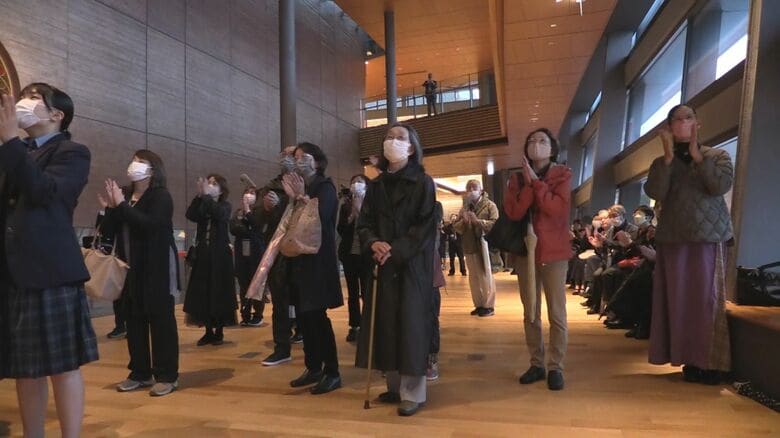 来館者もサクソフォンの音色に酔いしれた
