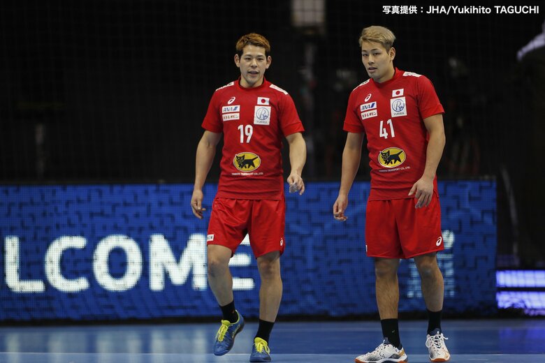 左：兄の新之介選手、右：弟の廉之助選手