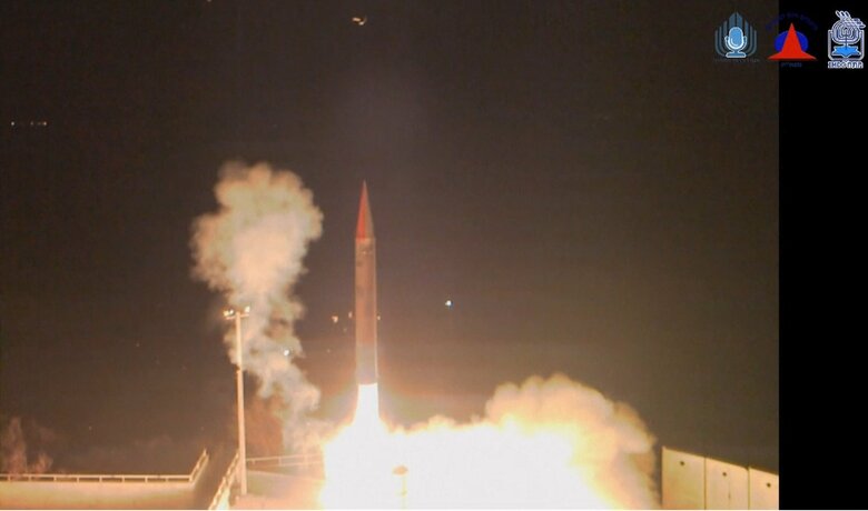 イスラエル軍のアロー3迎撃ミサイル（発射試験時 2018年）