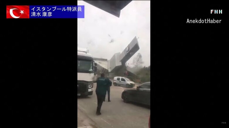 強風の威力で時計台も倒壊