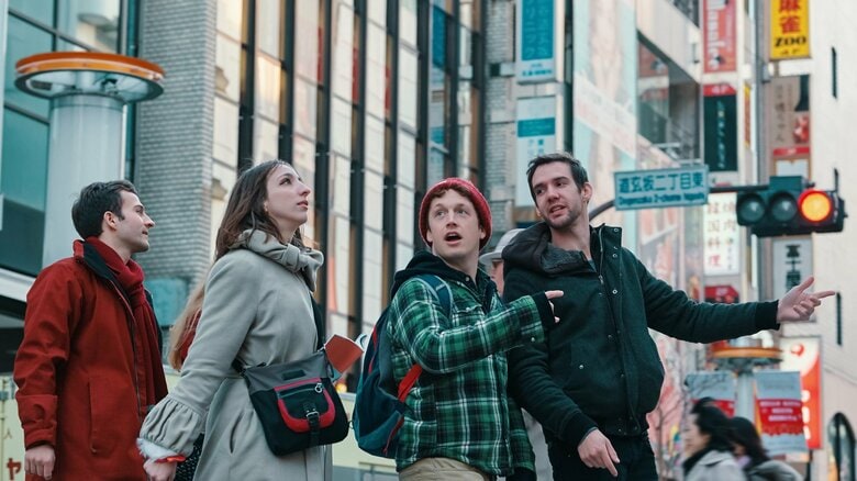 SNSで集めた外国人旅行客に購入させ買い戻す事例も（イメージ）