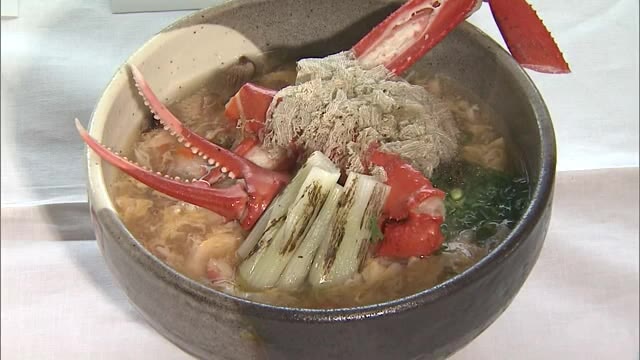 お得な値段で境港ご当地グルメを!魚介類たっぷりメニューの食べ歩きで街のにぎわい期待(鳥取・境港市)