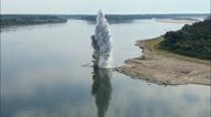 猛暑と雨不足で原発がピンチ　ルーマニア海軍がドナウ川の岩盤爆破で巨大な水柱　ヨーロッパ襲った熱波で原子炉2基のうち1基停止