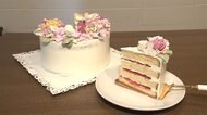 食べるのがもったいない!? 見た目も味も楽しめる注文殺到の「フラワーケーキ」