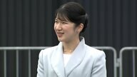 愛子さまが2日目の万博視察「純白ですね。母も喜ぶと思います」皇后さまゆかりの蘭に笑顔　“夢”に「世界平和」記される　
