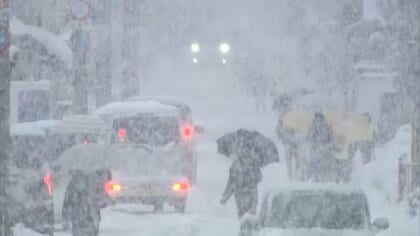 「白い悪魔ですよ」港に巨大な雪の塊…“雪の線状降水帯”も発生　各地で警報級大雪、受験生にも影響