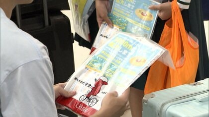 高校生が外国人観光客に英語で日本の交通マナー説明　活動後に警察から感謝状　成田空港