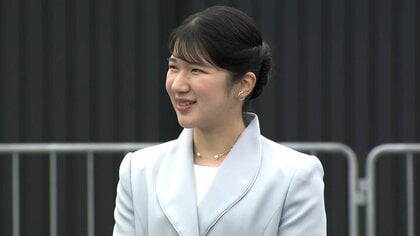 愛子さまが2日目の万博視察「純白ですね。母も喜ぶと思います」皇后さまゆかりの蘭に笑顔　“夢”に「世界平和」記される　