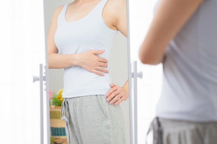 女性のほうが皮下脂肪が付きやすい(画像はイメージ)