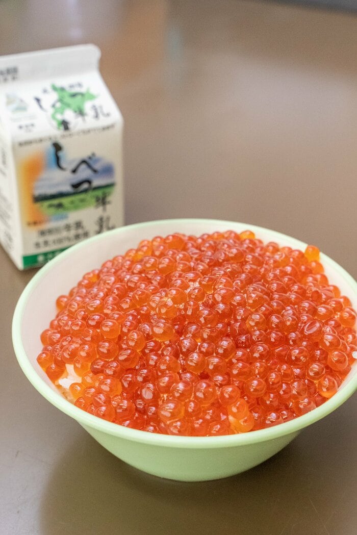 給食に登場したイクラ丼(画像提供:NGさん)