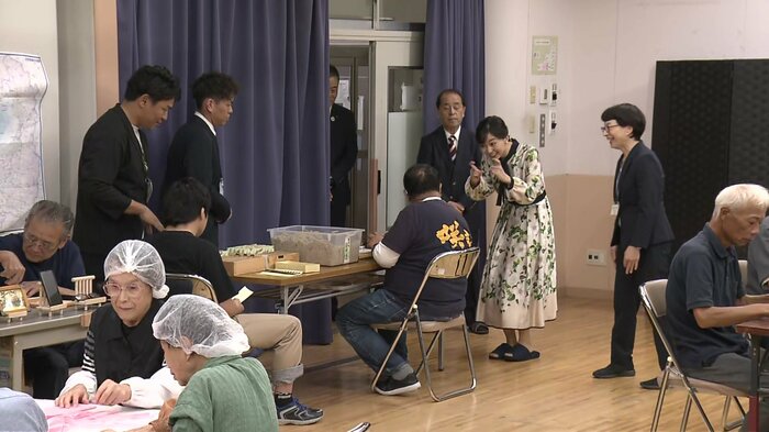 「湖北みみの里」を視察される佳子さま(滋賀・米原市)