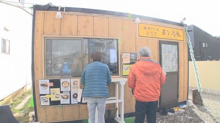 住宅街にプレハブ小屋