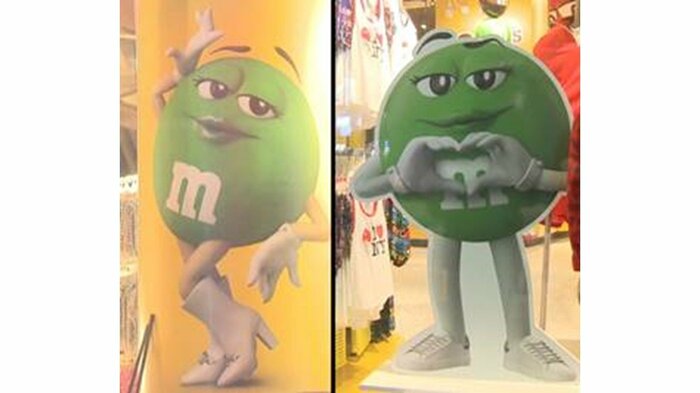 「ハイヒールのブーツ」から「スニーカー」に変更