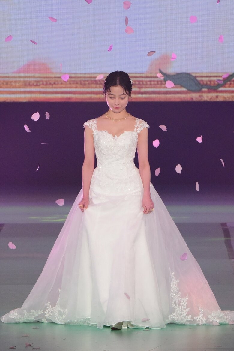 (c)Rakuten GirlsAward 2023 SPRING/SUMMER