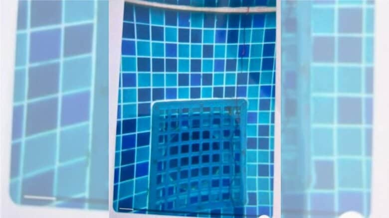 プールの側壁に設置された吸水口（遺族提供）