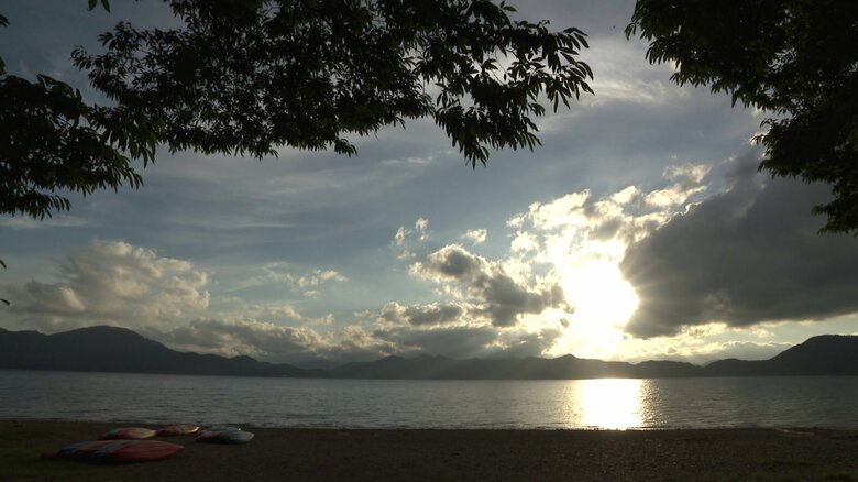 田沢湖の夕景