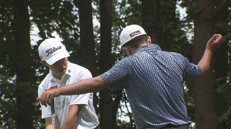 高校生に指導する米澤蓮選手