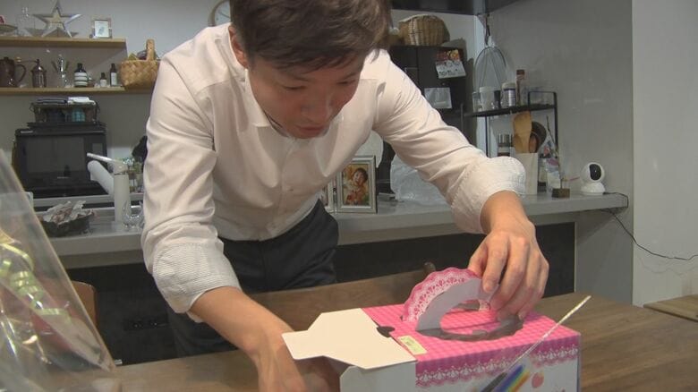 記者に見せてくれたのは誕生日ケーキ