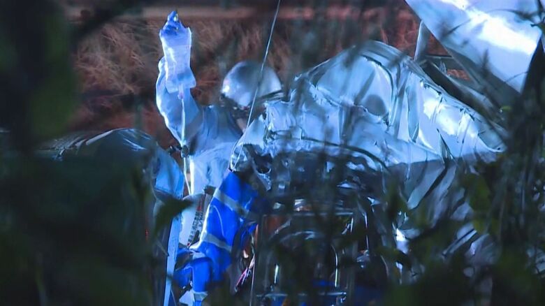 懸命な救護活動は夜遅くまで続いた