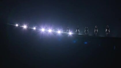 野外ステージで舞台芸術を鑑賞する黒部シアター　ノイズム・カンパニー・ニイガタが「春の祭典」を上演