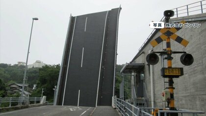 ビルを貫く道路に、主張の激しすぎる標識？「びっくり道路選手権」開催！