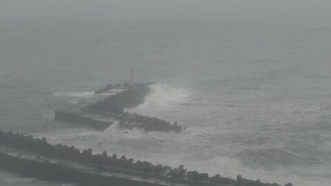 男性2人が海に転落し1人行方不明…立入禁止の堤防で釣りをしていたか「ベトナム人の友人2人が海に落ちた」と通報　千葉・銚子市