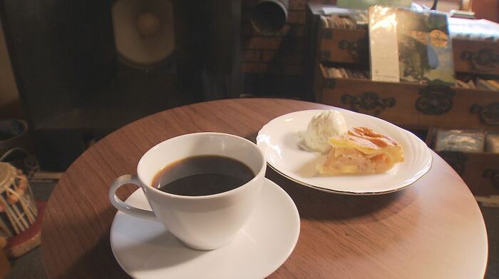 あっぷる工房のアップルパイ バニラアイス添え　コーヒーセット 900円