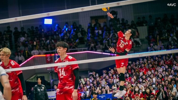 髙橋藍が大会MVPを受賞